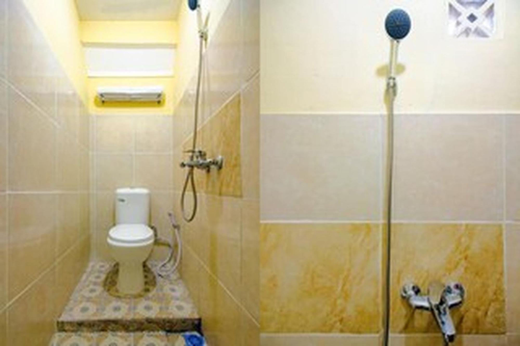 Hotel Oyo Life 1643 Grand Monica à Maguwo Extérieur photo