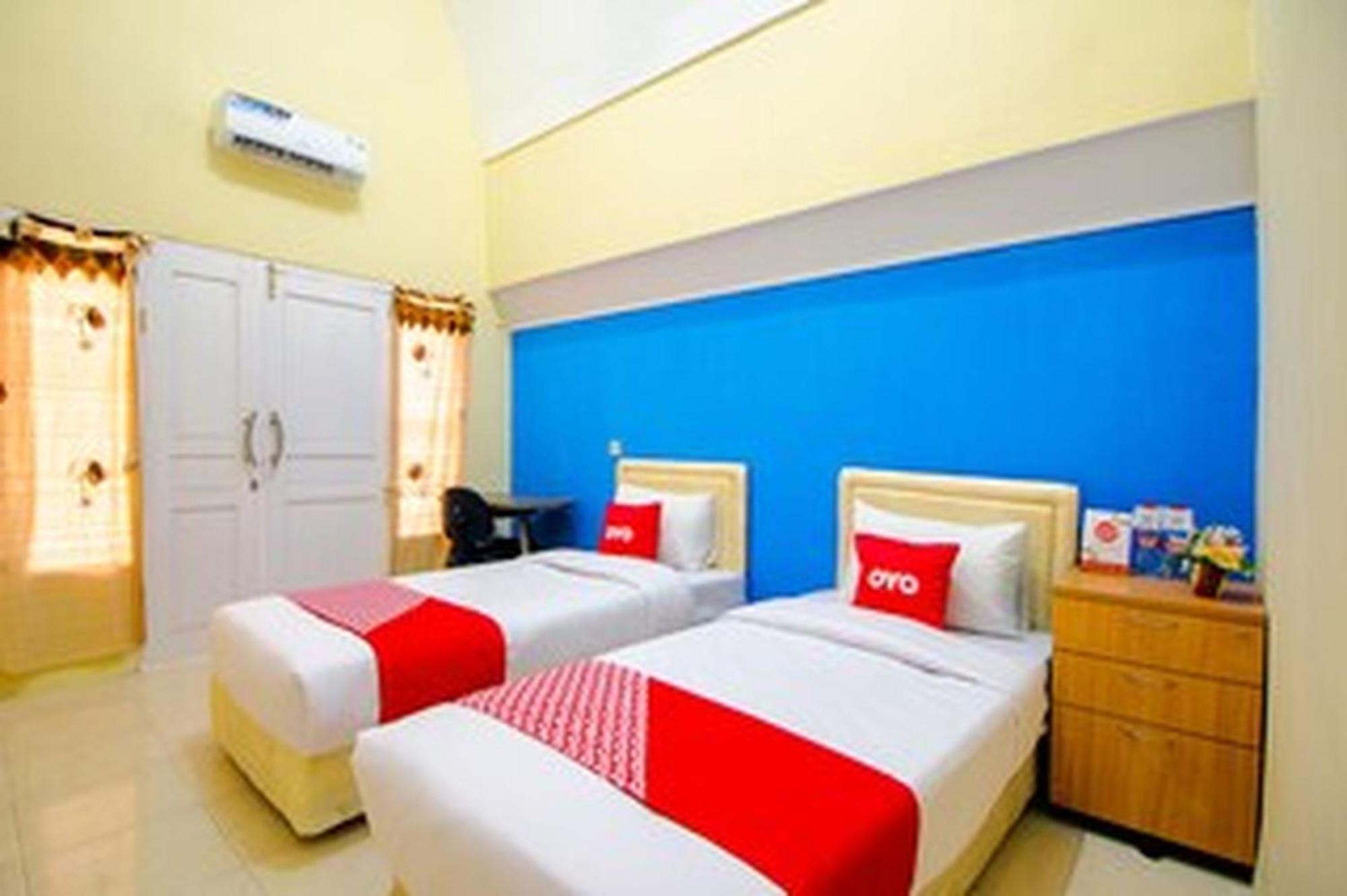 Hotel Oyo Life 1643 Grand Monica à Maguwo Extérieur photo